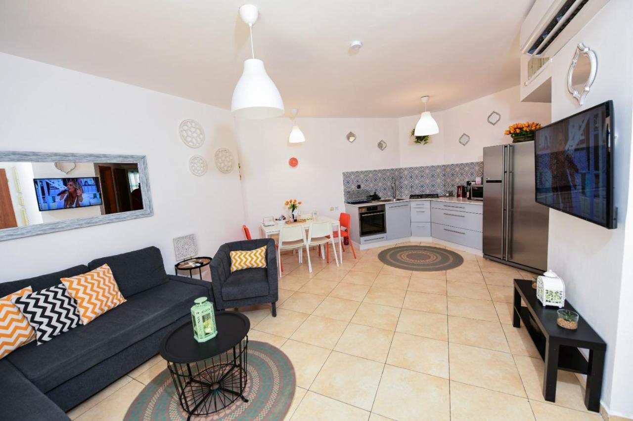 Holiday home Shohamseaview *